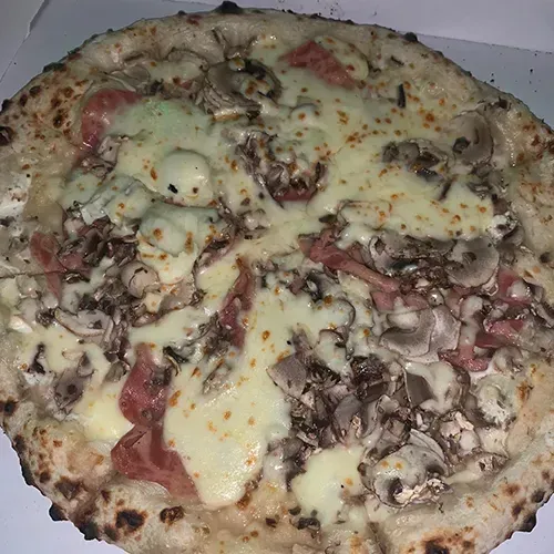Pizza Champignion à Colombes