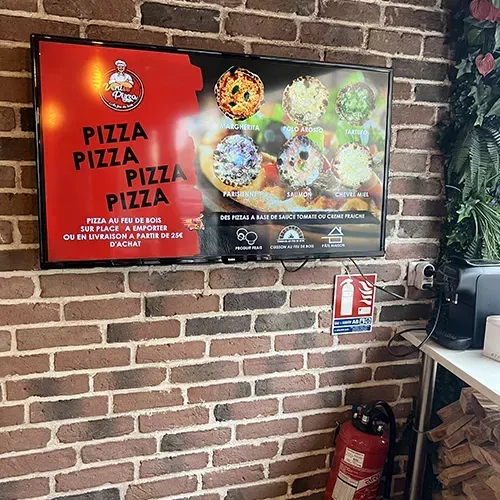 Intérrieur de pizzeria à Colombes